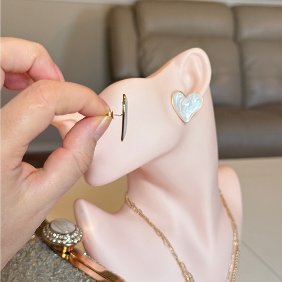 Elegant Heart-Shaped Cream Enamel Earrings - Picture 7 of 10